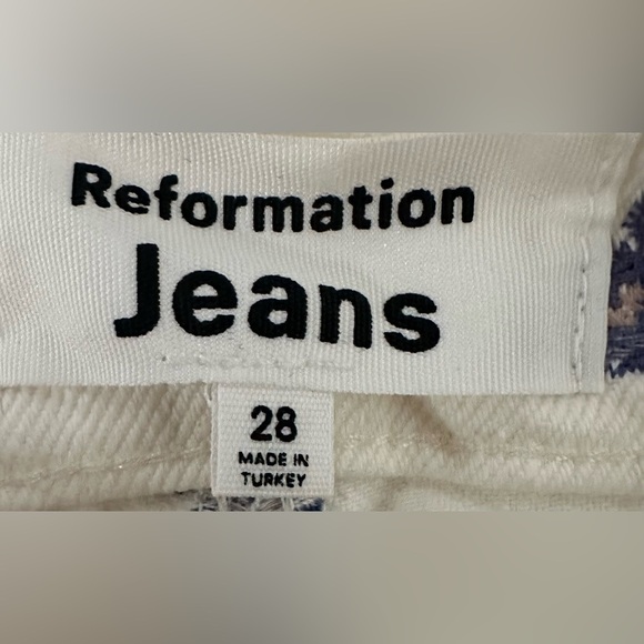 Reformation Ladybugs High Rise Straight Jeans size 28
NWT - Picture 6 of 16